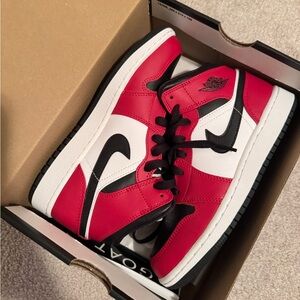 Air Jordan 1 Mid GS Black Red White Size 4.5Y (DS New in Box)